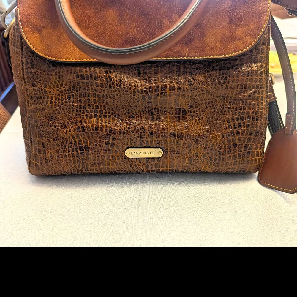 L'Artiste Distressed Leather Purse
